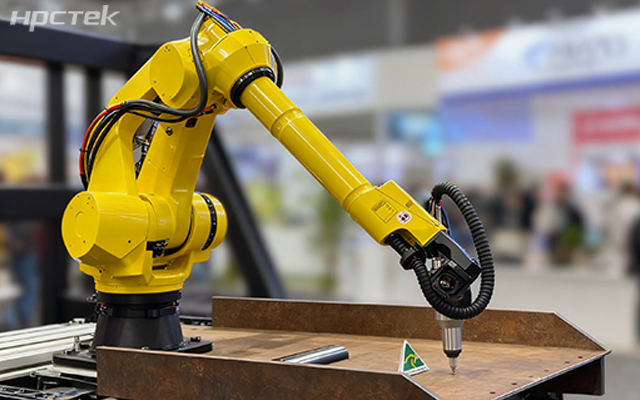 D2000飛騰瘦客戶(hù)機(jī)，為工業(yè)發(fā)展提供便捷、高效的核心硬件(圖1)